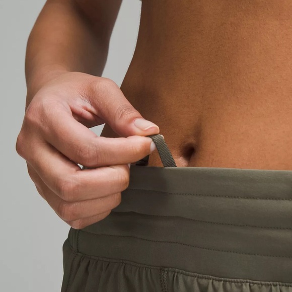 Hotty Hot High-Rise Lined Short 2.5" - Army Green - Picture 4 of 7